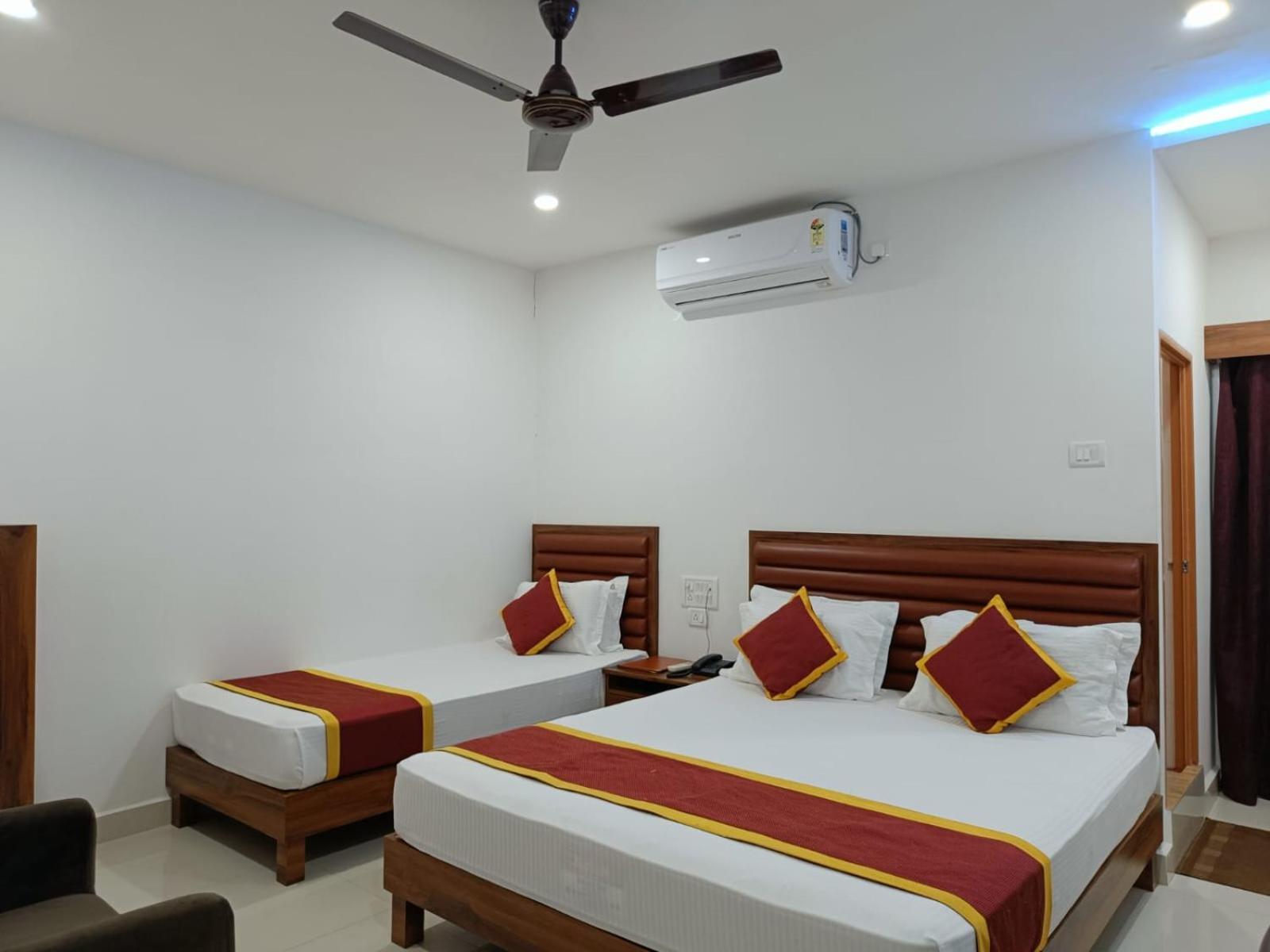 Hotel Executive Inn Hailakandi Dış mekan fotoğraf