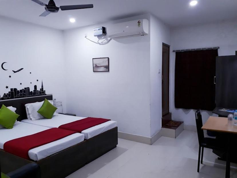 Hotel Executive Inn Hailakandi Oda fotoğraf